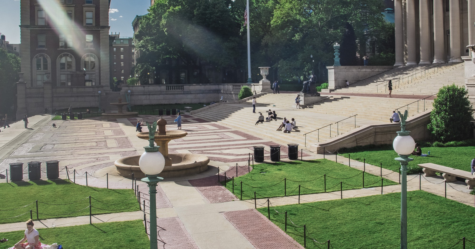 A view of Low Plaza from Kent Plaza, during a sunny, spring day.
